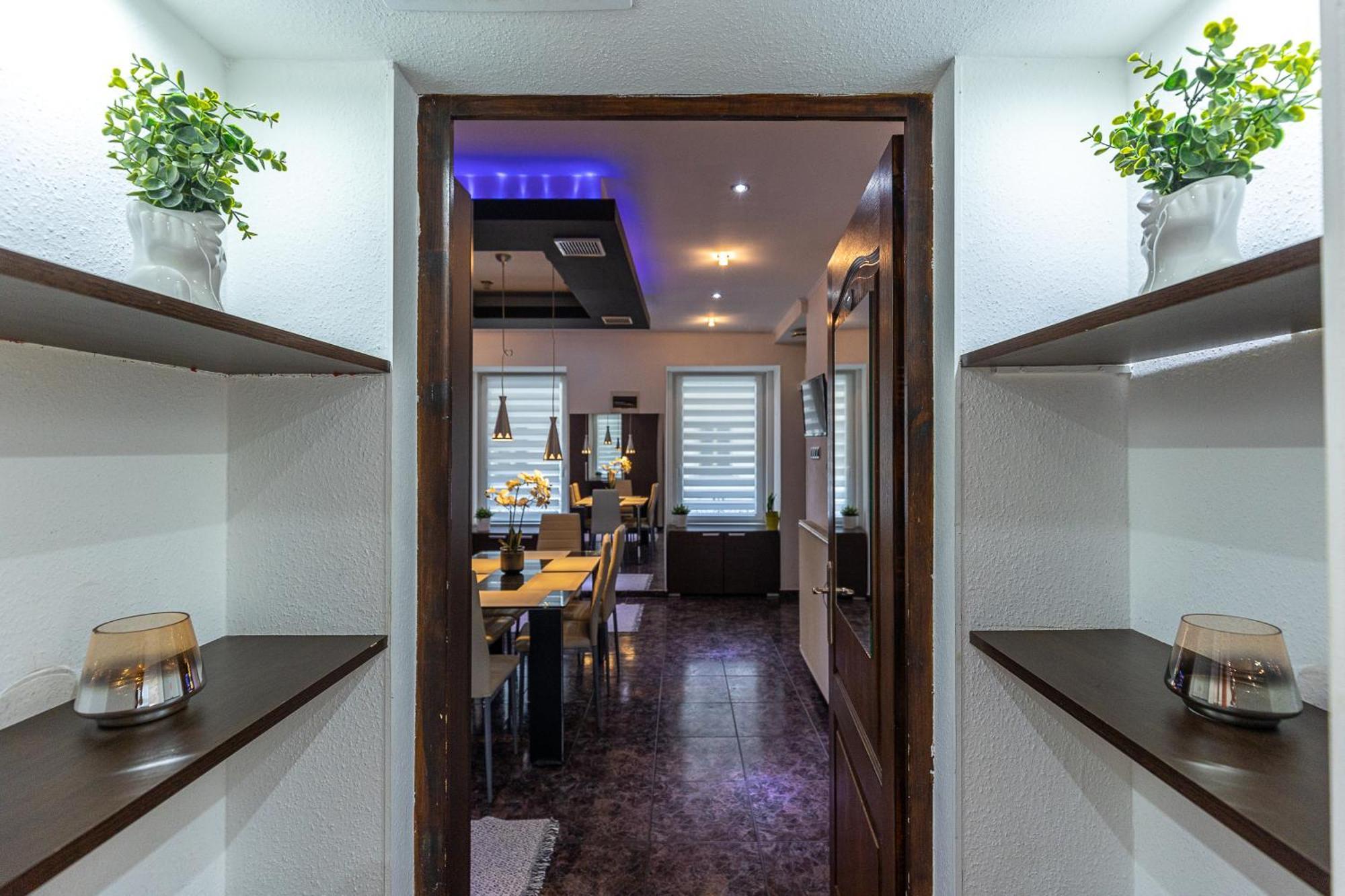 City Vibes Apartment - 3 Bdrms Budapest Esterno foto