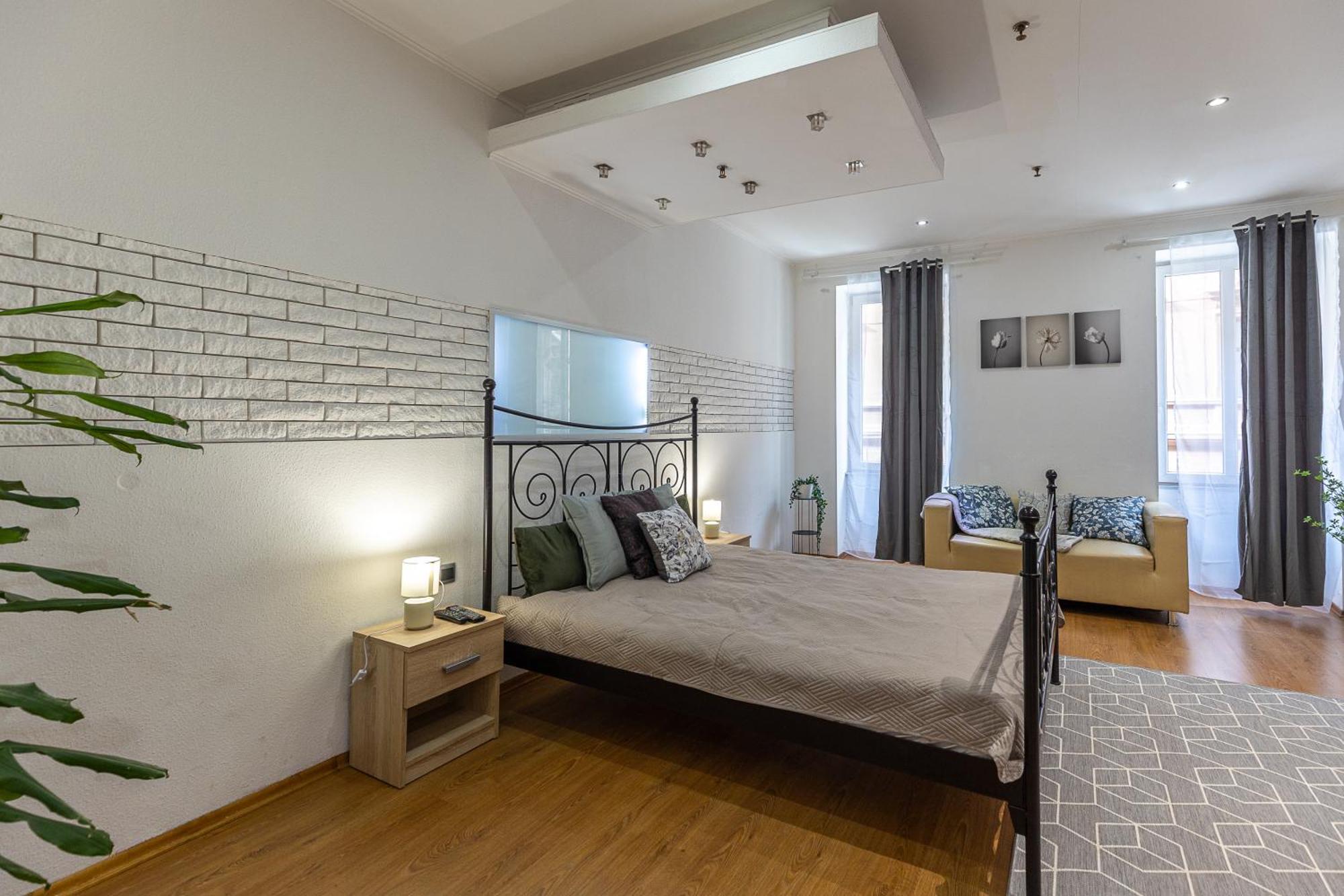 City Vibes Apartment - 3 Bdrms Budapest Esterno foto