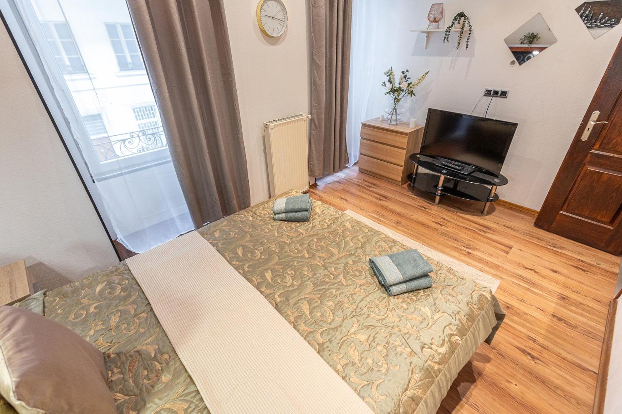 City Vibes Apartment - 3 Bdrms Budapest Esterno foto