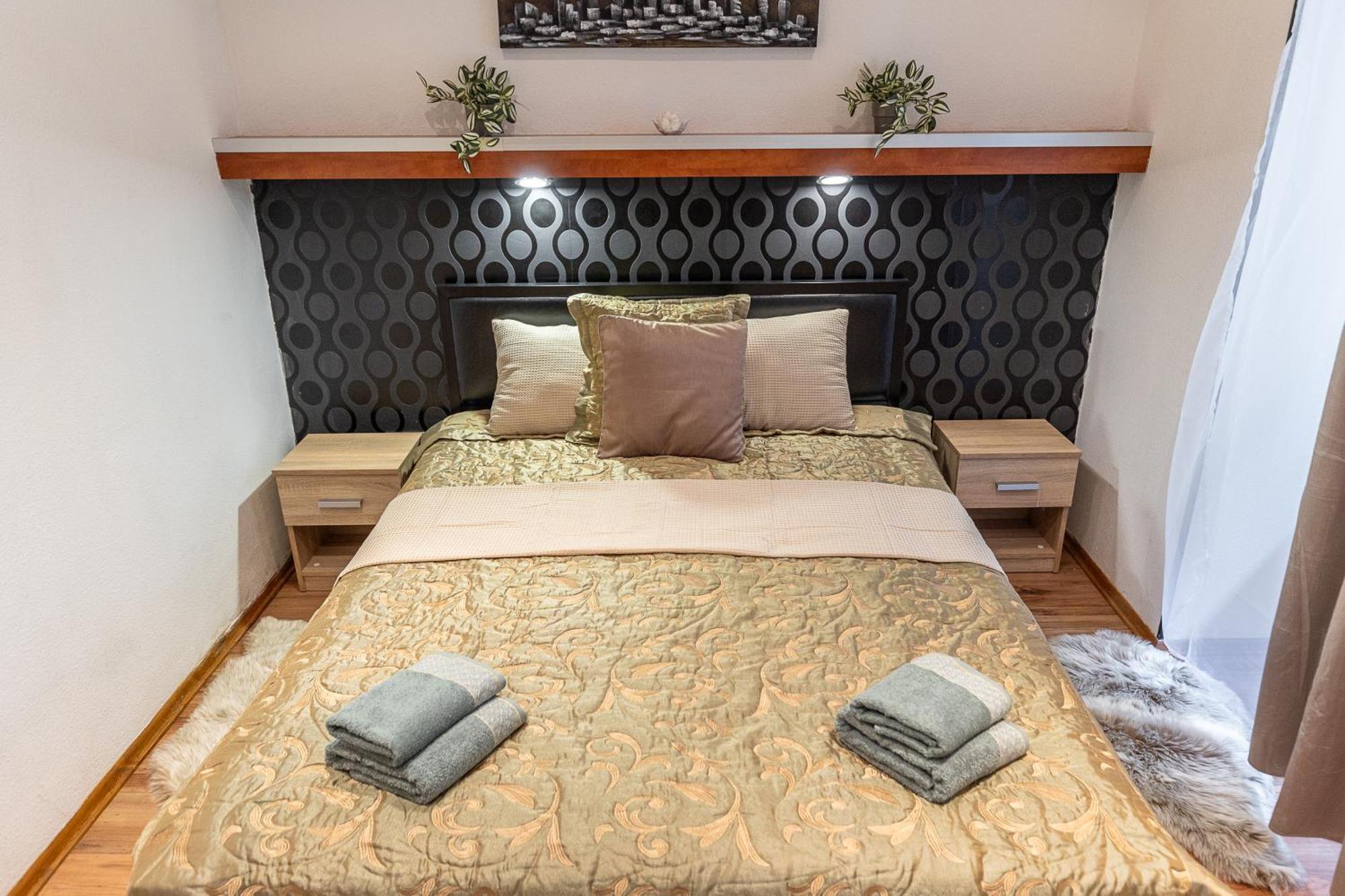 City Vibes Apartment - 3 Bdrms Budapest Esterno foto